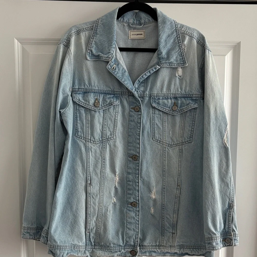 Light Blue Wash Jean Jacket Size XL - Picture 1 of 9